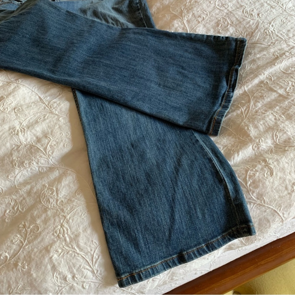 Levi’s “too superlow” 524 Jeans